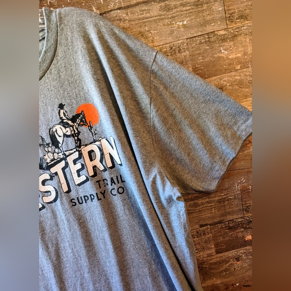 2/$10 Sonoma Goods Life Western Trail Supply Logo Heather Gray Tee - Picture 5 of 14